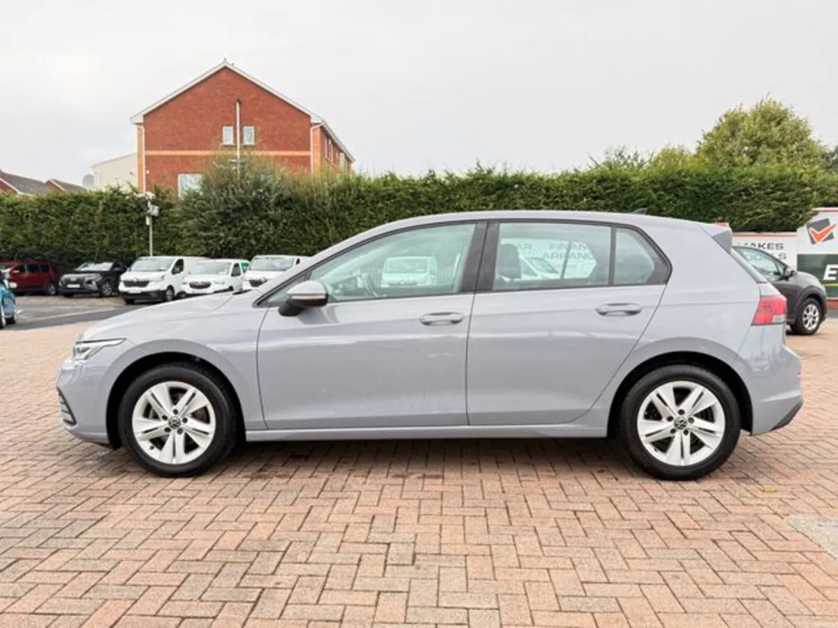 Volkswagen Golf Life 1.0 TSI 110HP 5DR - Image 4