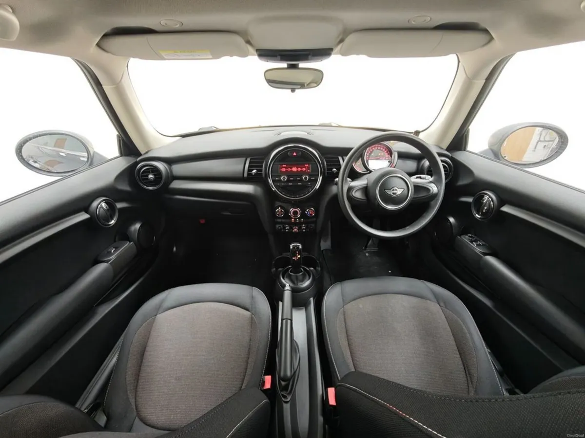 Mini Cooper ONE 1.5 Automatic - Image 4
