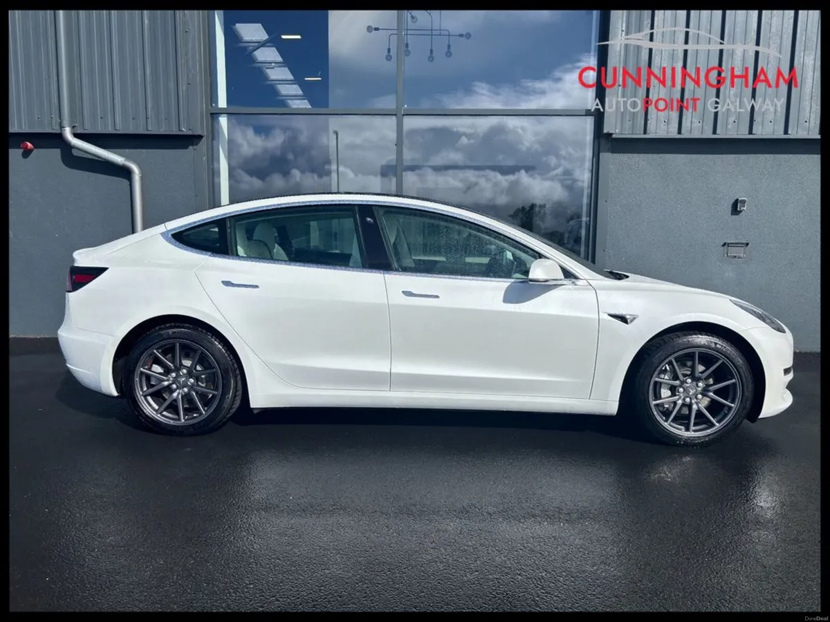 Tesla Model 3 Long Range Dual Motor AWD - Image 3