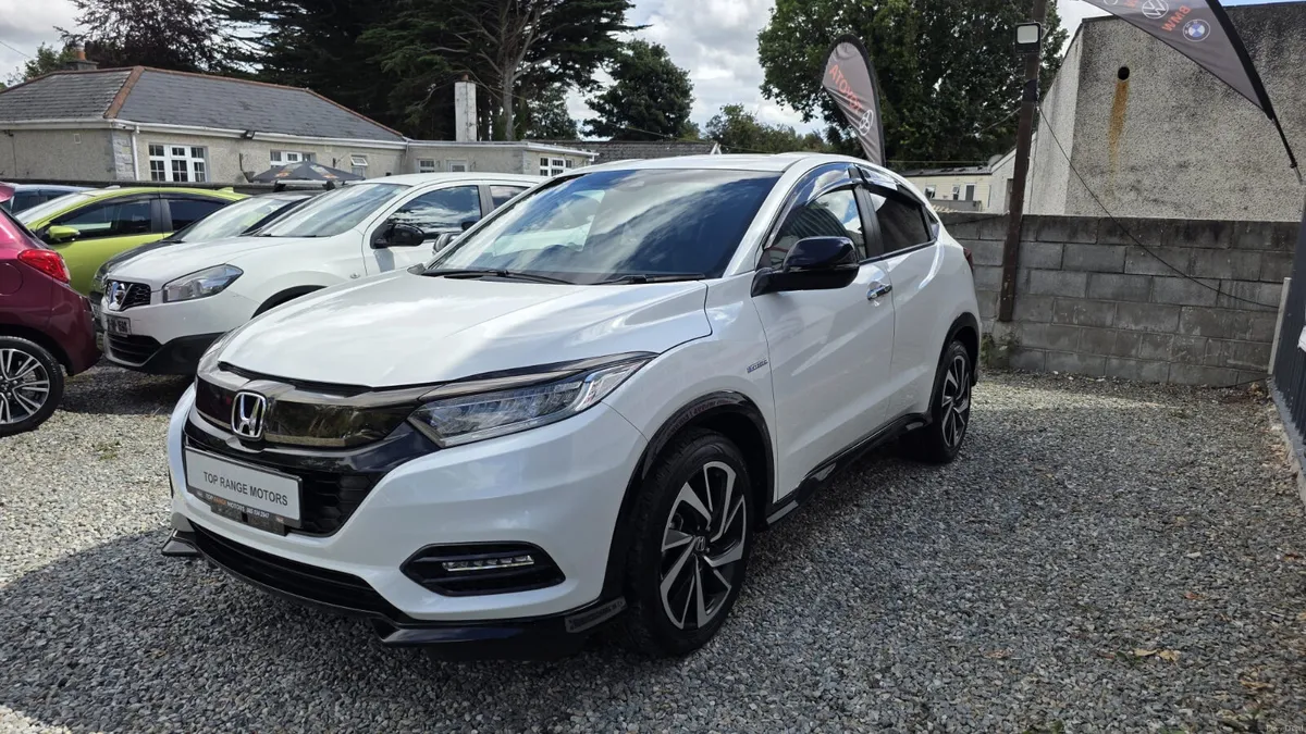 Honda Vesel 2021 only 17k km - Image 3