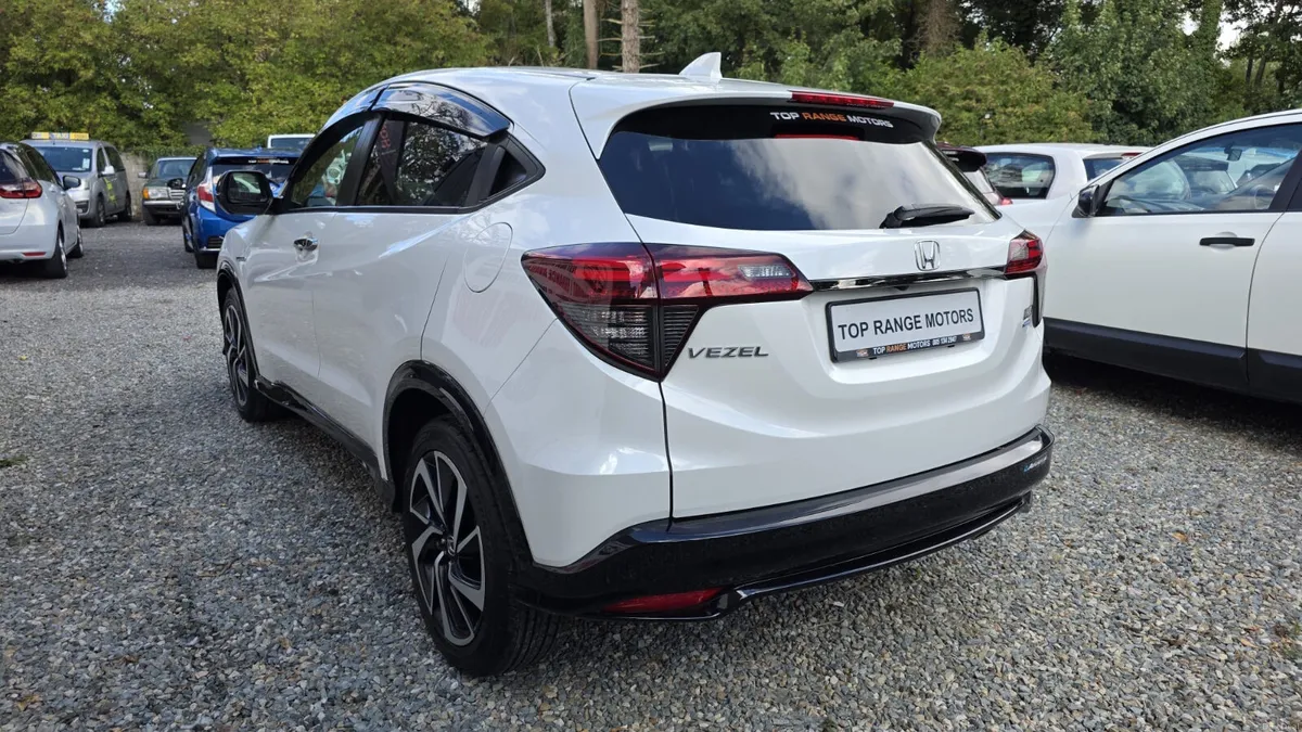 Honda Vesel 2021 only 17k km - Image 4