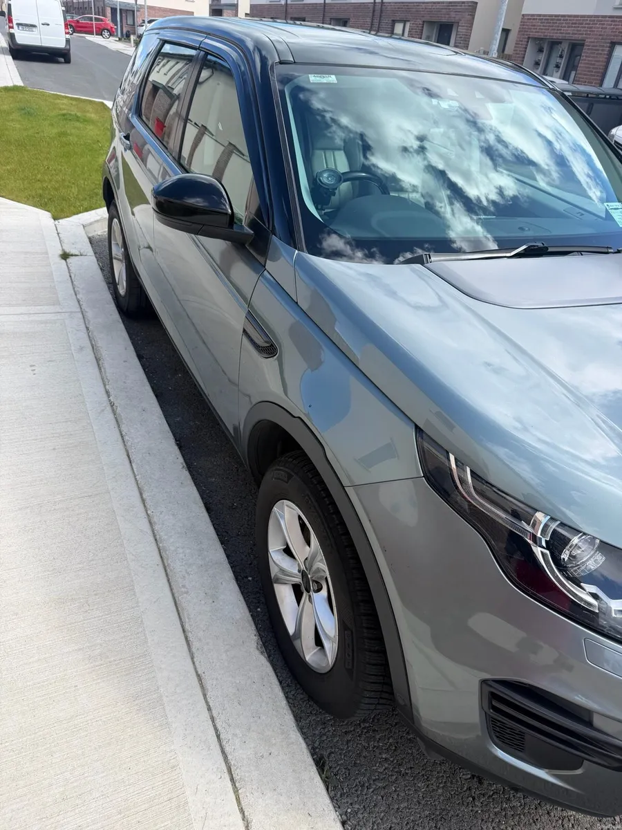 DISCOVERY SPORT - Image 2