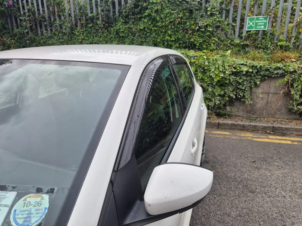 Volkswagen Polo 2013 - Image 2
