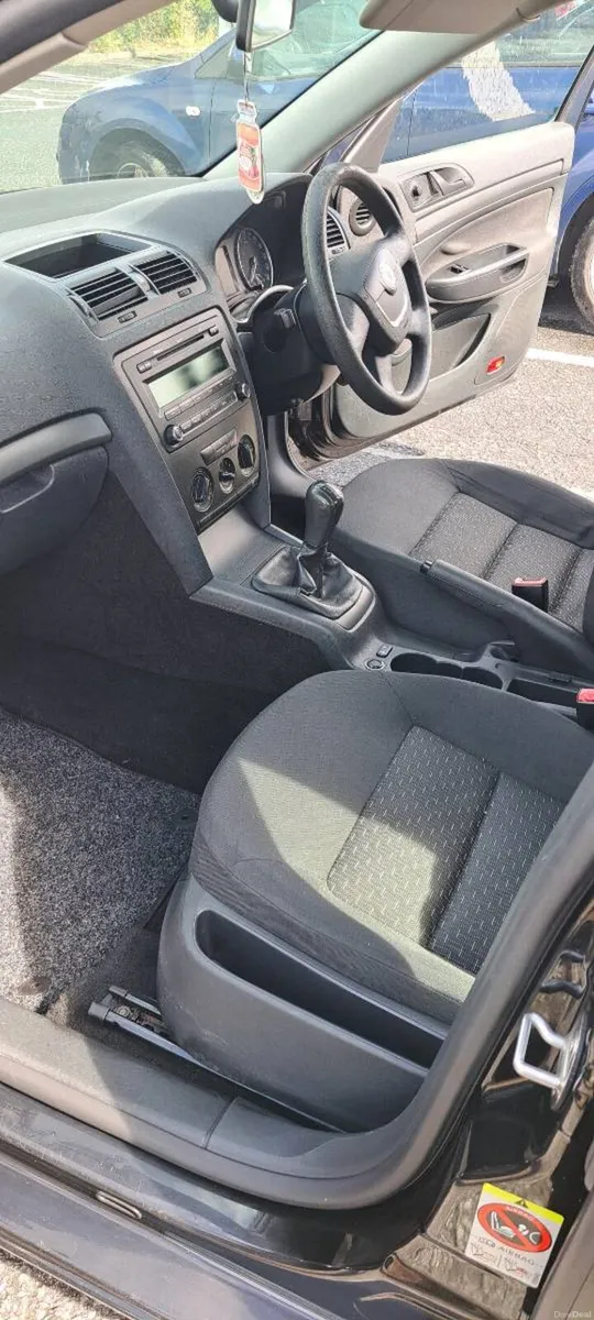 Car - Image 6