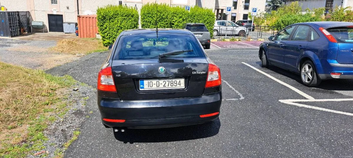 Car - Image 2