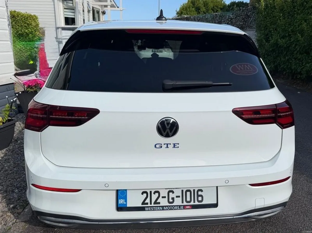 2021 Volkswagen Golf GTE - Image 2