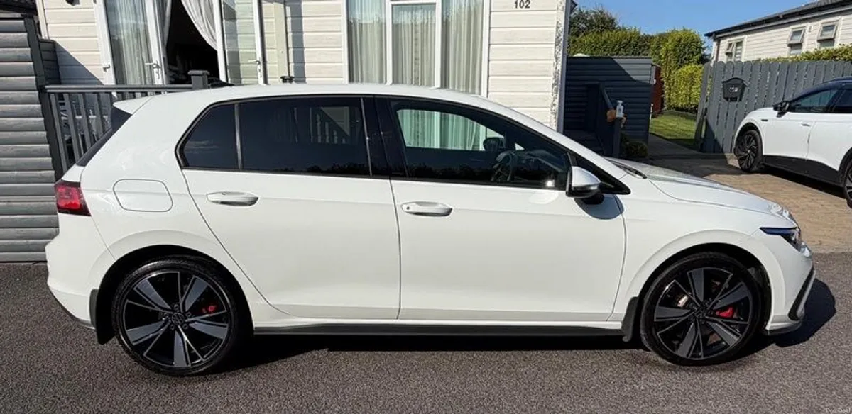 2021 Volkswagen Golf GTE - Image 5