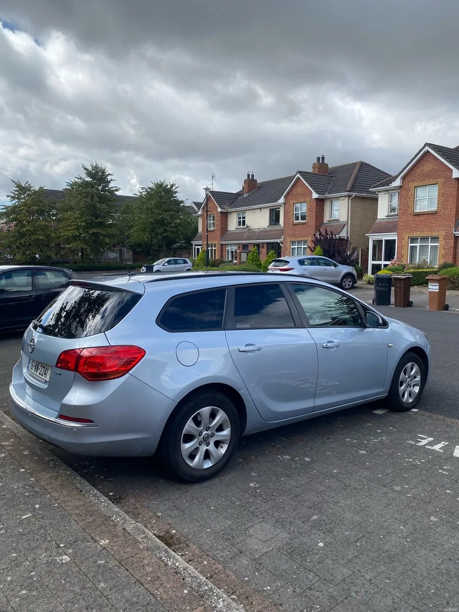 Opel Astra estate - Image 4