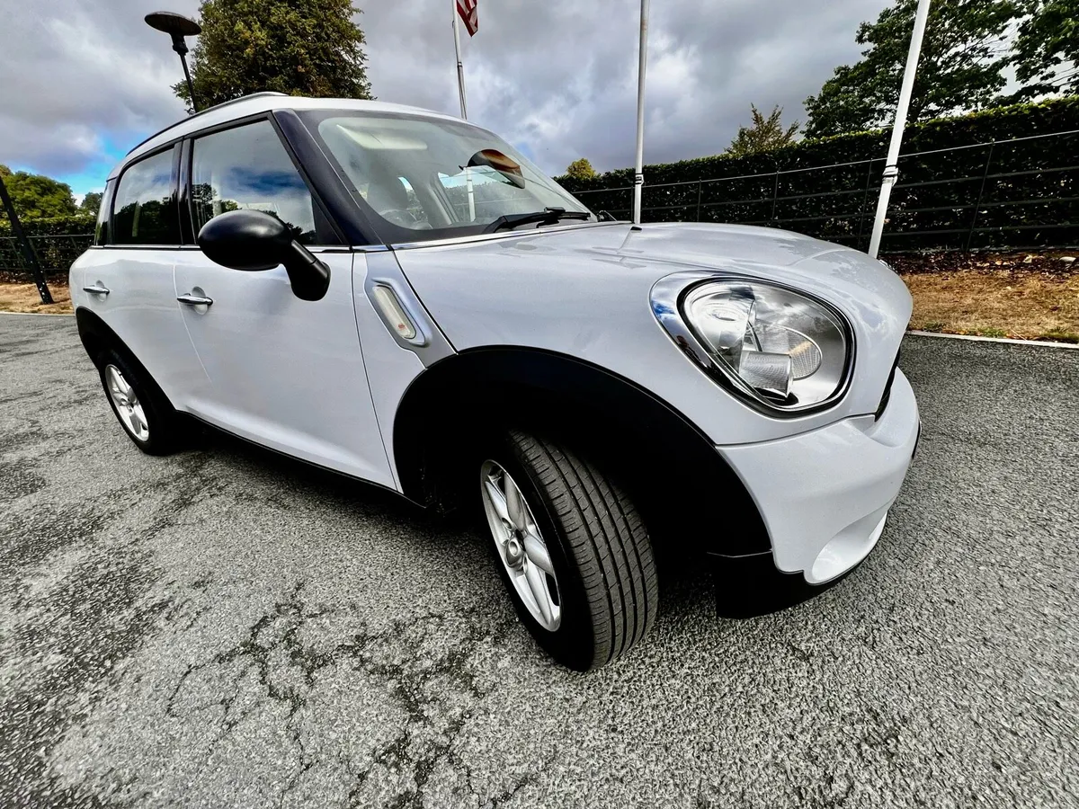 131 BMW Mini Countryman 4 Door Like New FSH - Image 2