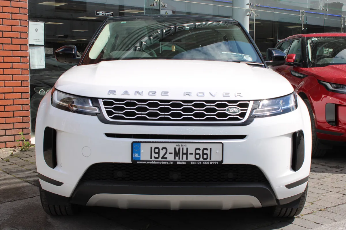 EVOQUE - S - 150BHP - AUTO - 4X4 - PANORAMA ROOF - Image 2