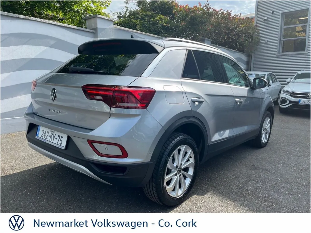 Volkswagen T-Roc LIFE 2.0 TDI 116BHP 6 SPEED - Image 4