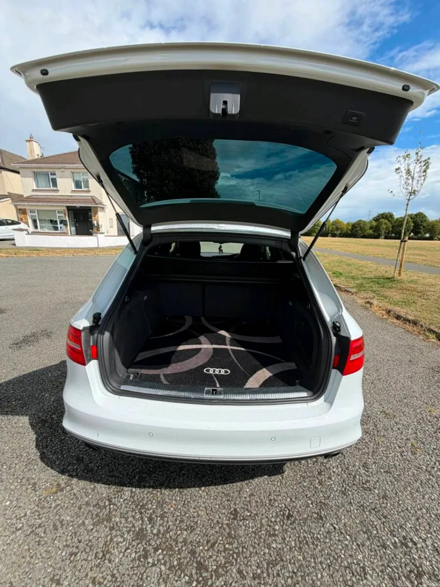 Car - Image 4