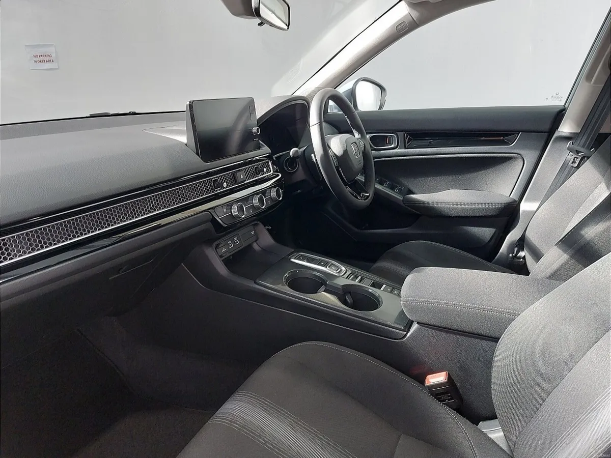 Honda Civic Hatchback Elegance - Image 2