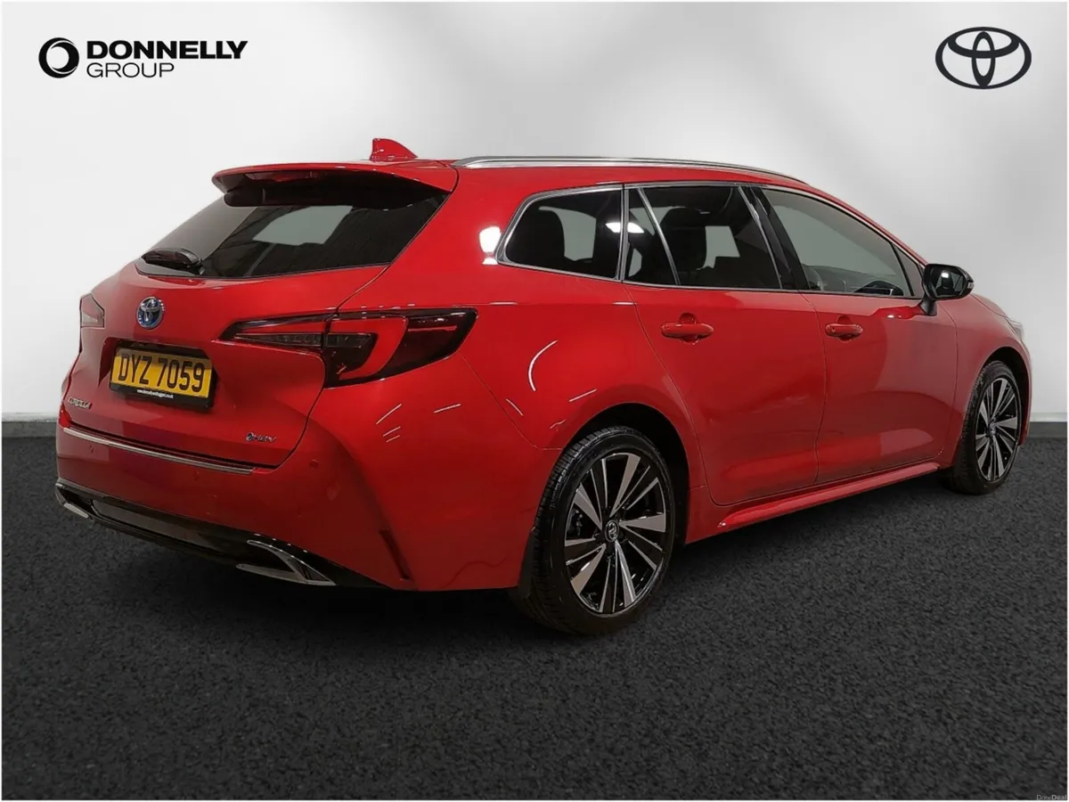 Toyota Corolla Touring Sport Design - Image 4