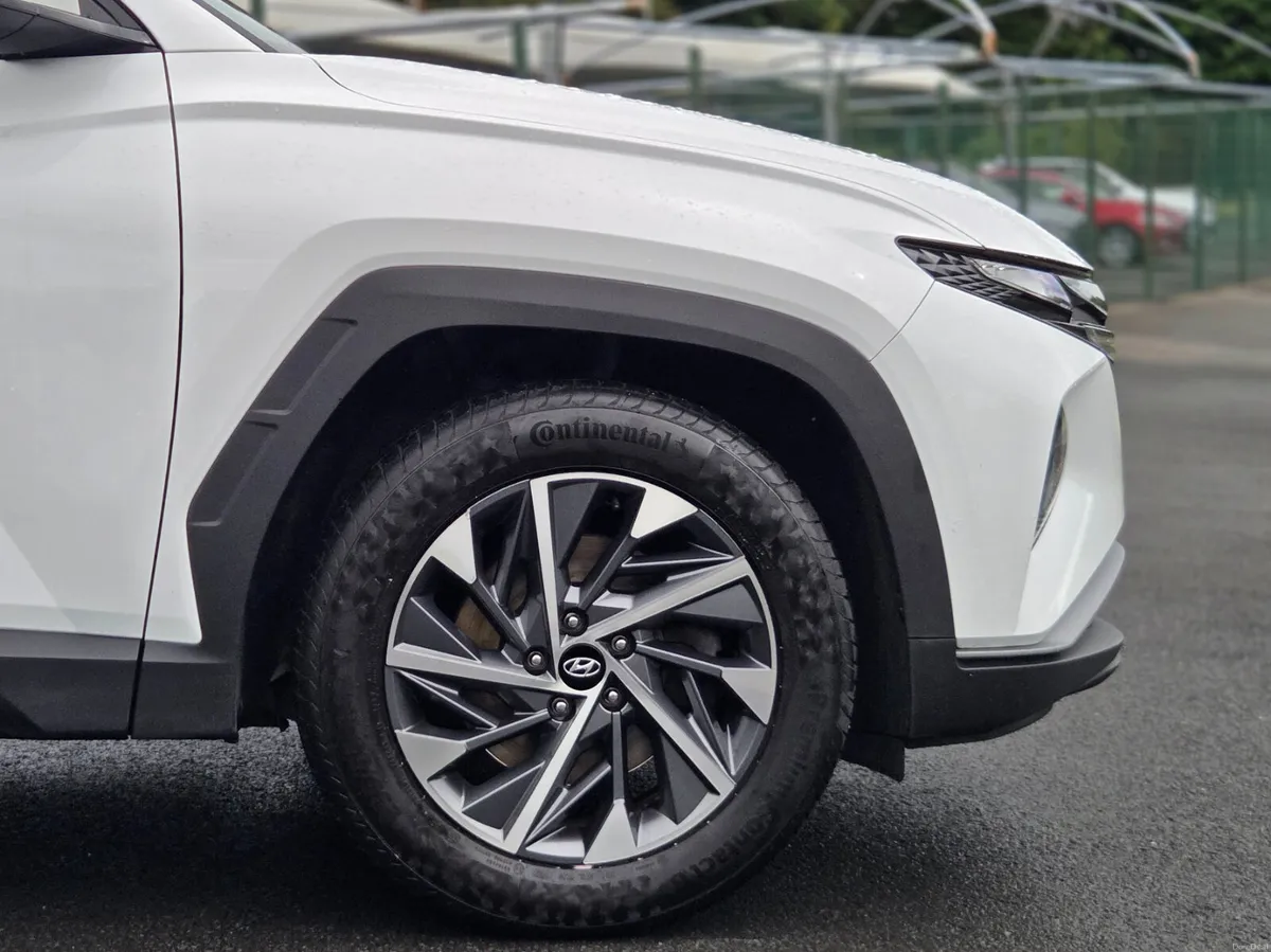 **High Spec** Hyundai Tucson Executive - Image 2