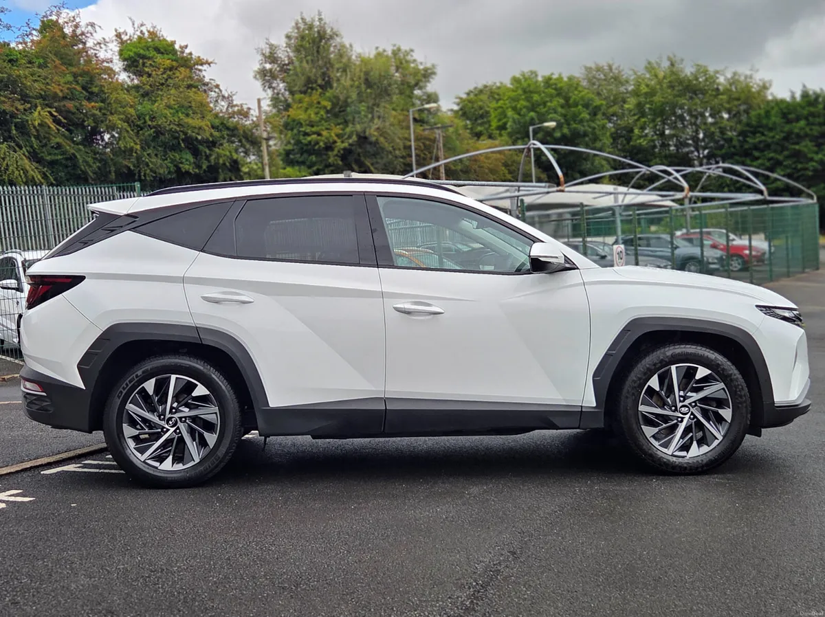 **High Spec** Hyundai Tucson Executive - Image 3