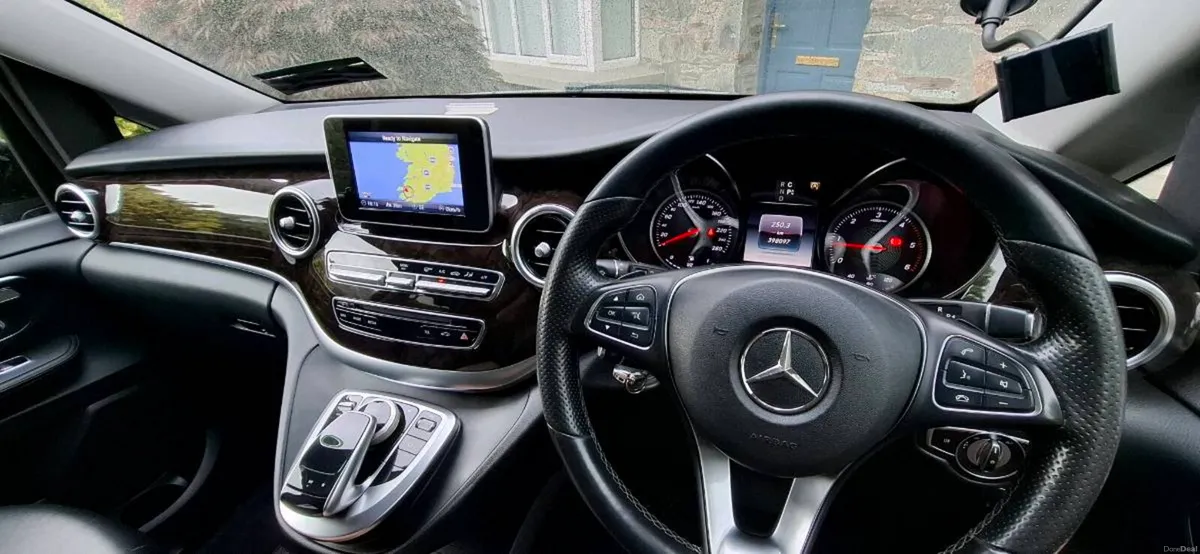 Mercedes-Benz V-Class 2017 XLWB - Image 5