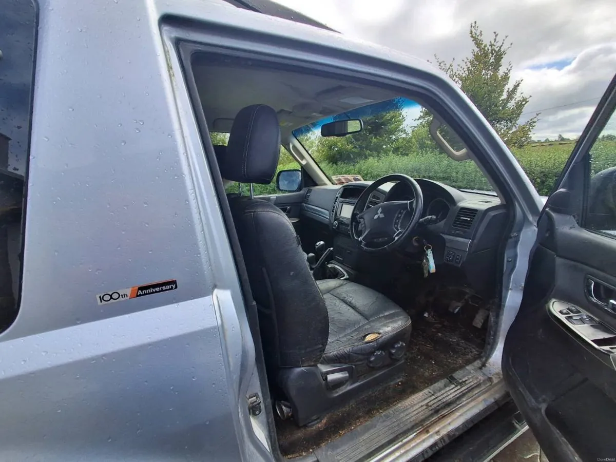 Mitsubishi  Pajero - Image 6
