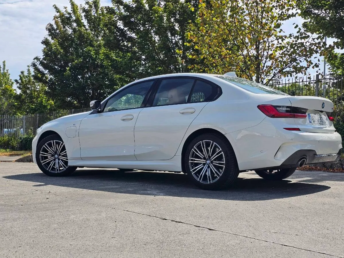 BMW G20 330e - Image 3