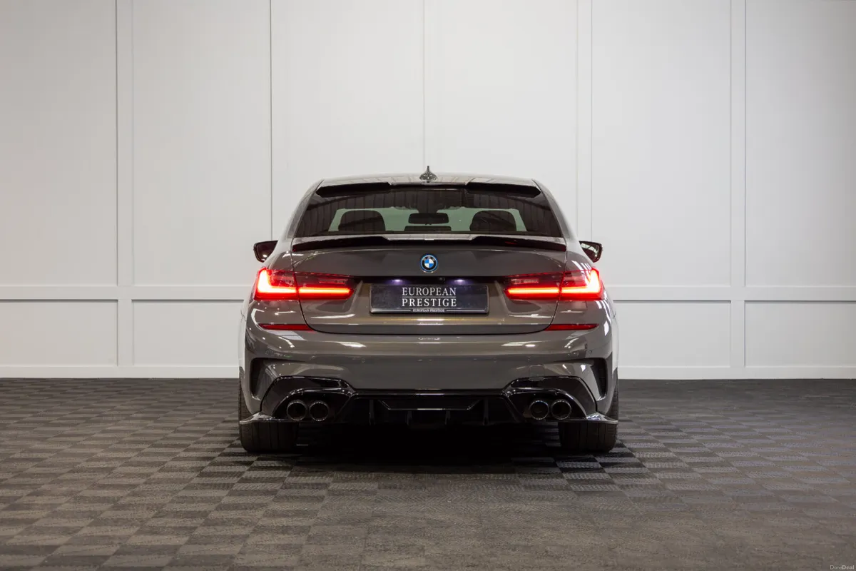 212 BMW 3-Series 330e M-Sport Pro - Image 5