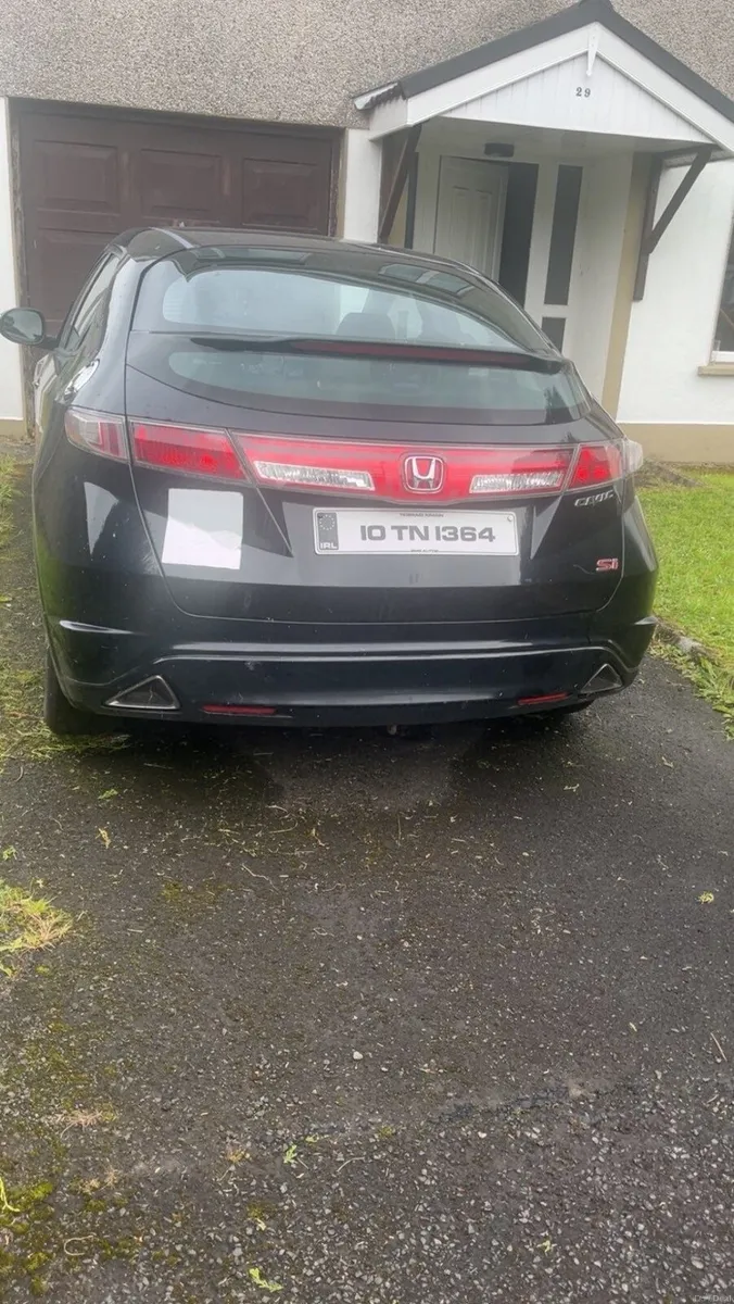 Honda Civic 2010 - Image 2