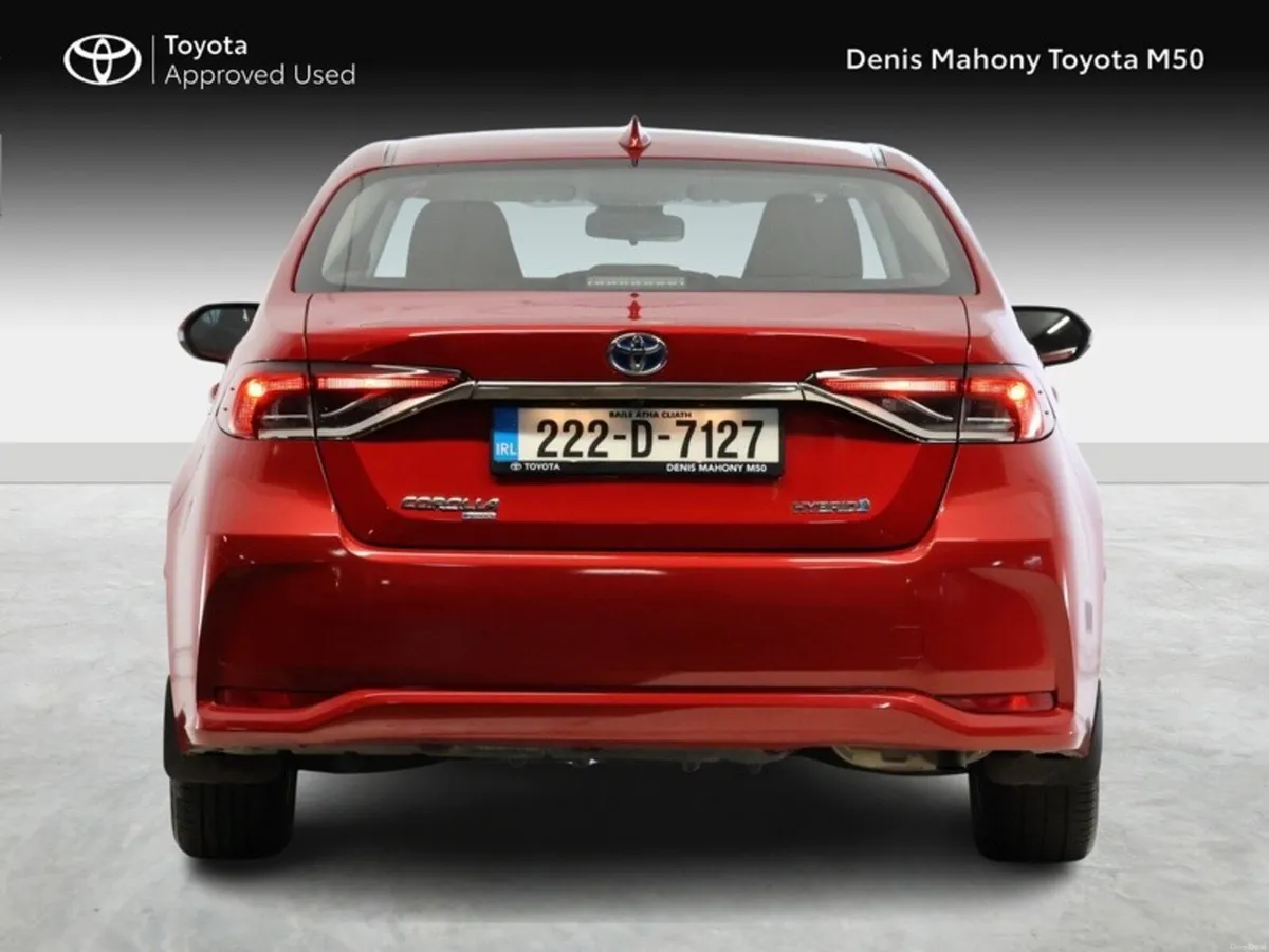 Toyota Corolla Luna Hybrid Saloon - Image 4