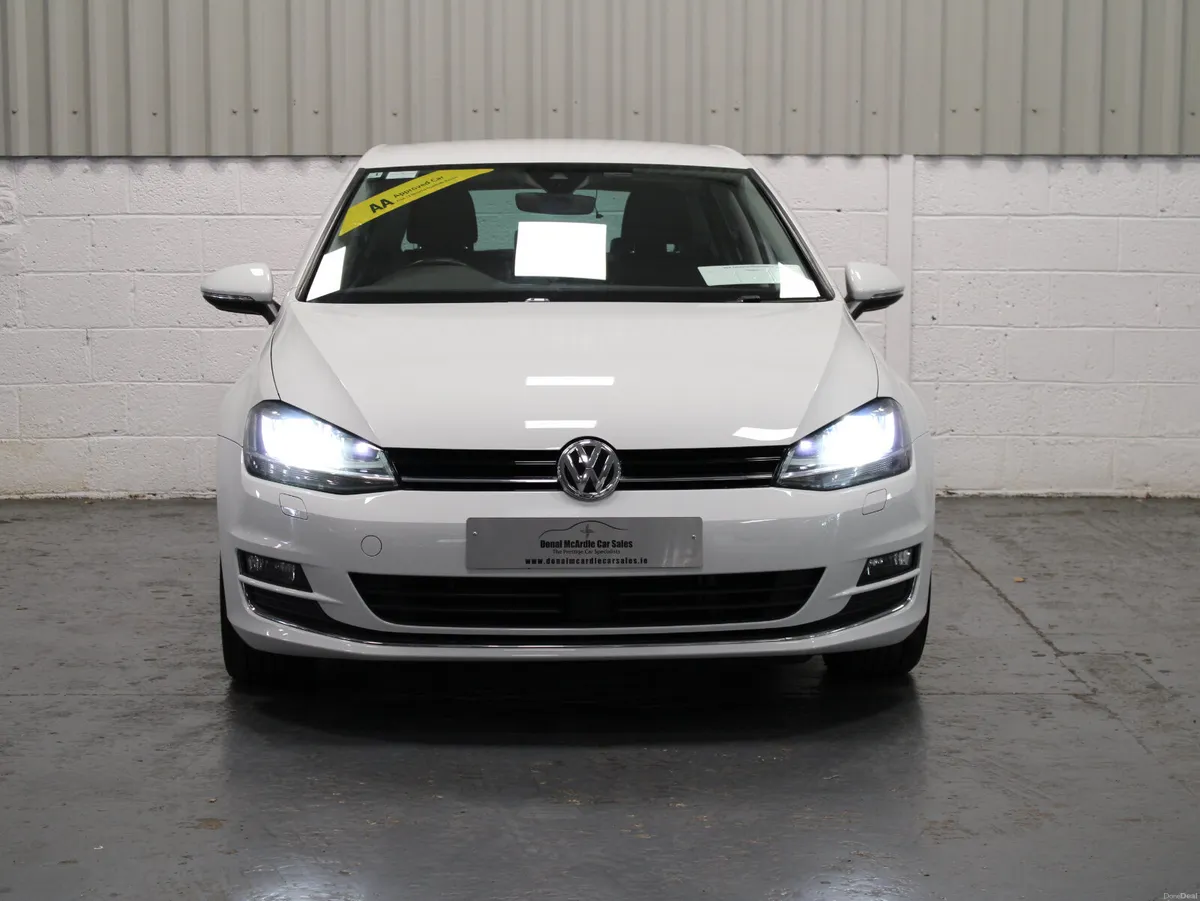 2017 Volkswagen - Image 2