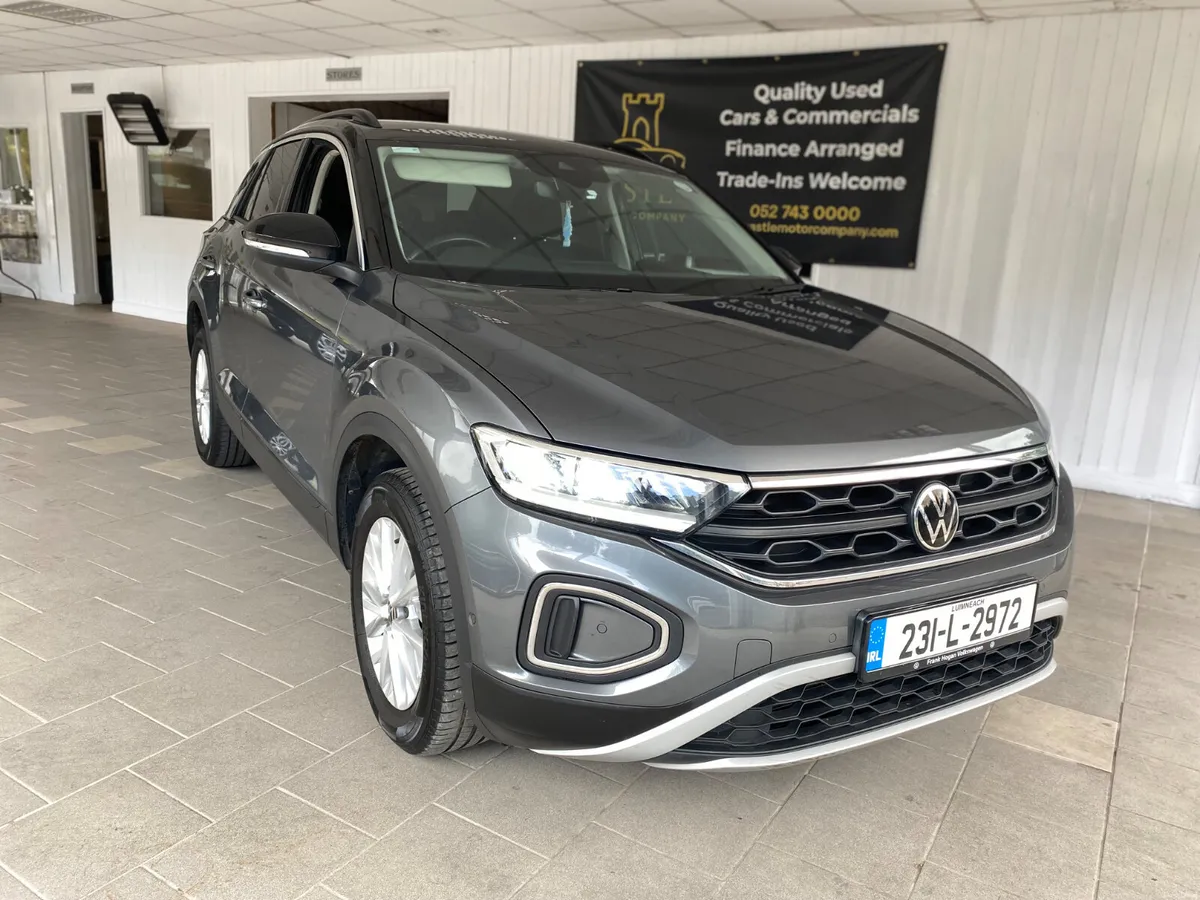 231 VW T-ROC LIFE PETROL 6 SPEED 45,000KM - Image 1