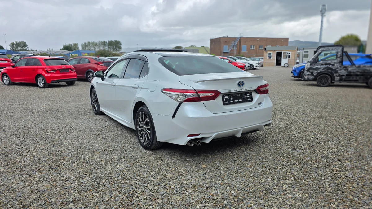 2019 Toyota Camry WS Sunroof Model - Image 6
