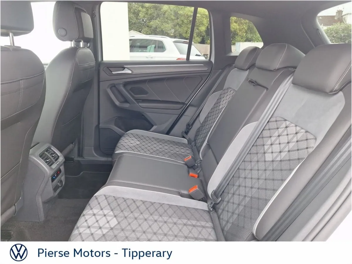 Volkswagen Tiguan 2.0 TDI 150HP R-Line Black Editi - Image 6