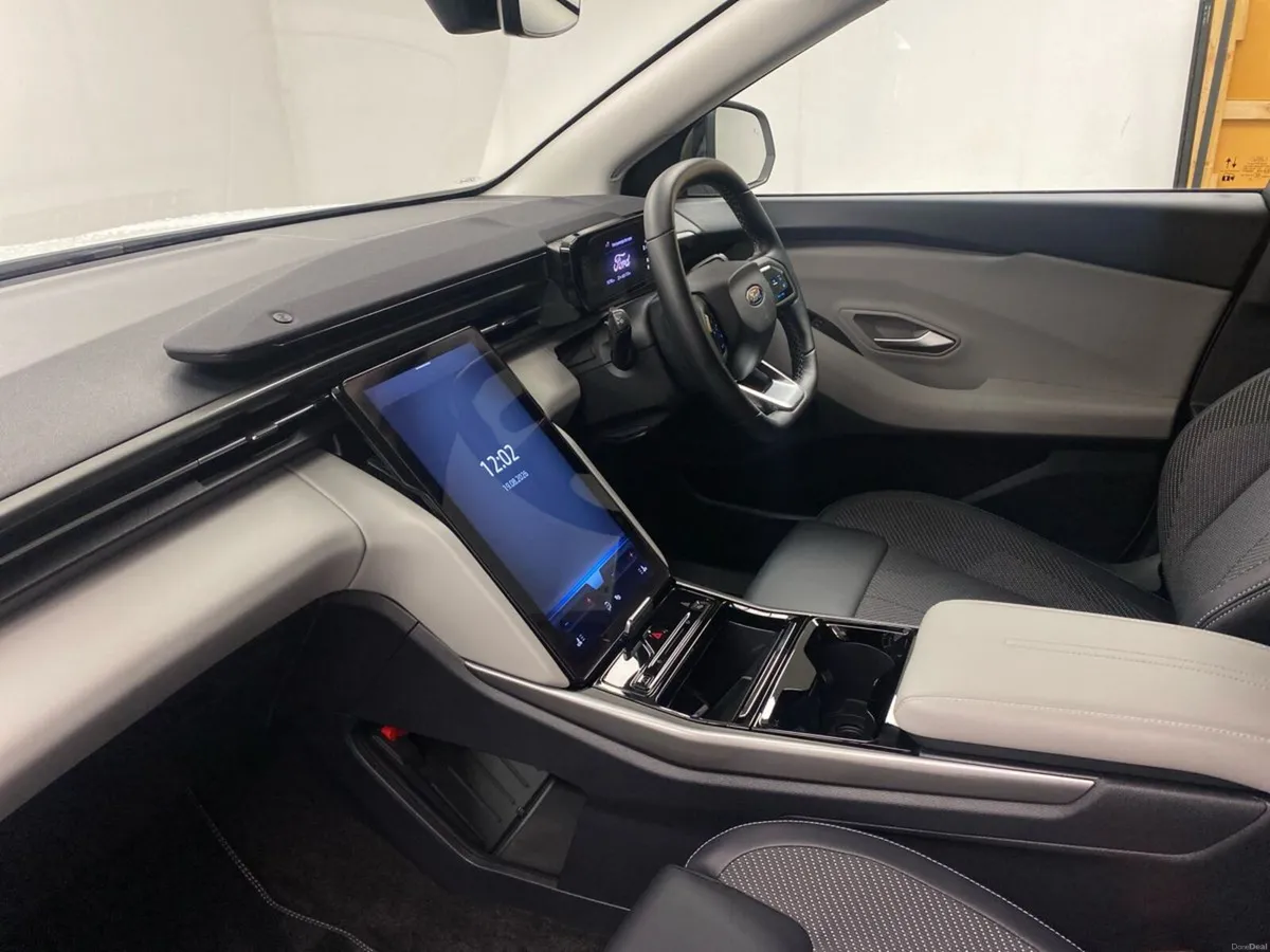 Ford Explorer Select 77kWh Extended Range RWD - Image 2