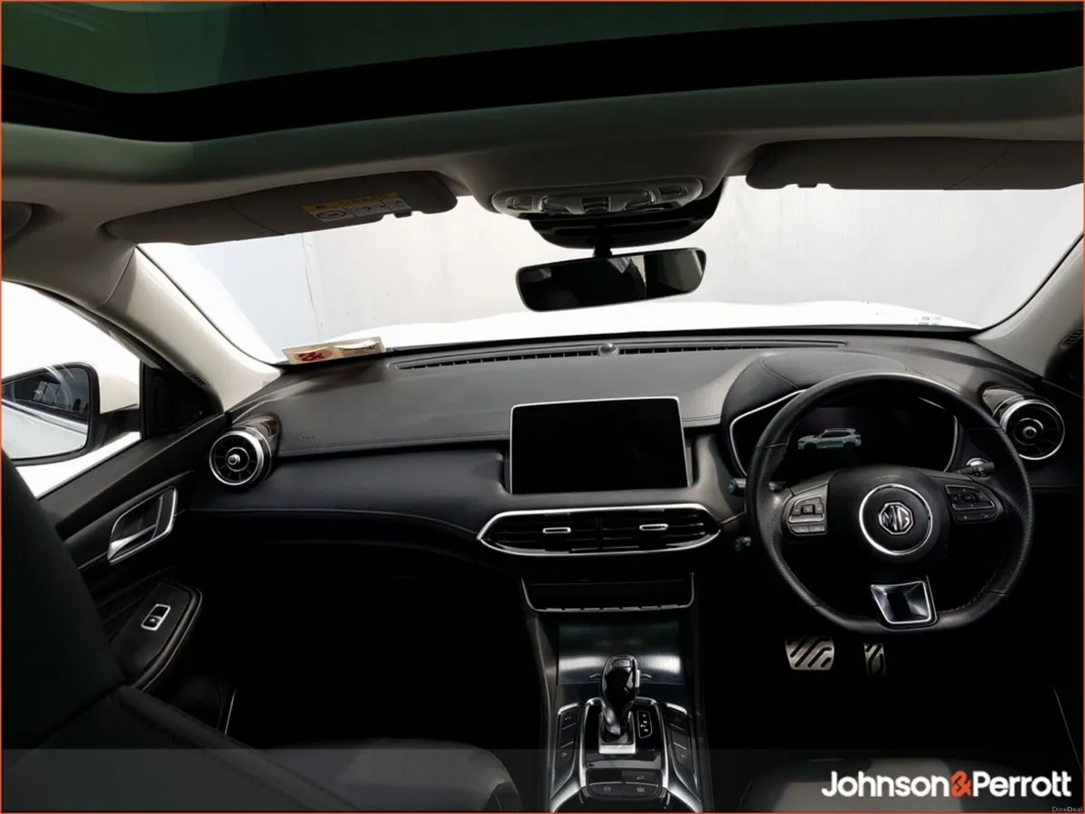 MG HS TOP SPEC WITH SUNROOF - Image 4