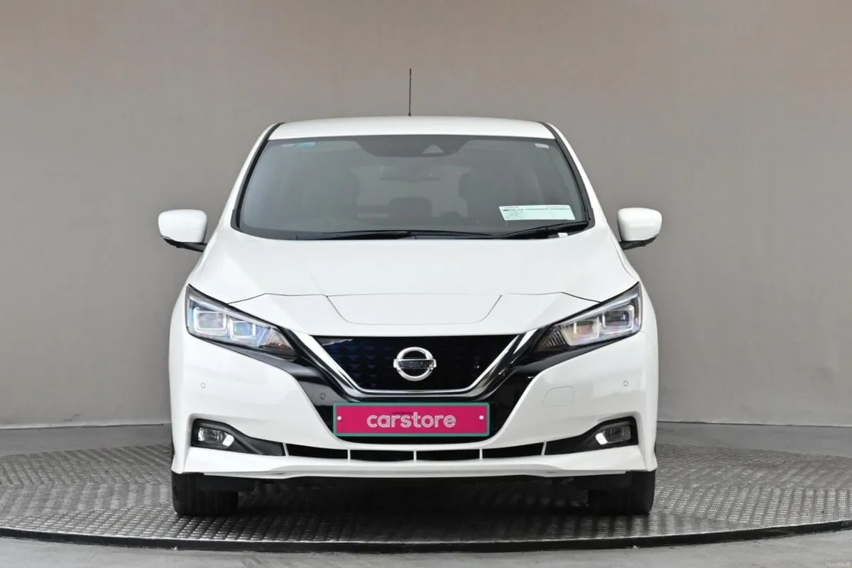 Nissan Leaf SVE 40KWH **FULL LEATHER**360 PAN CAME - Image 2