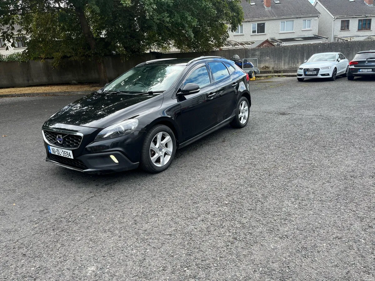 2016 Volvo V40 Cross country - Image 1