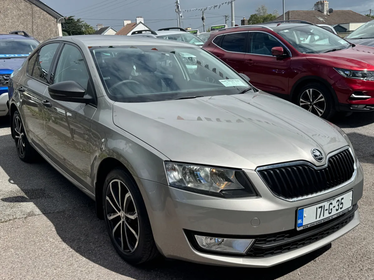 Skoda Octavia petrol car 1 owner - Image 2