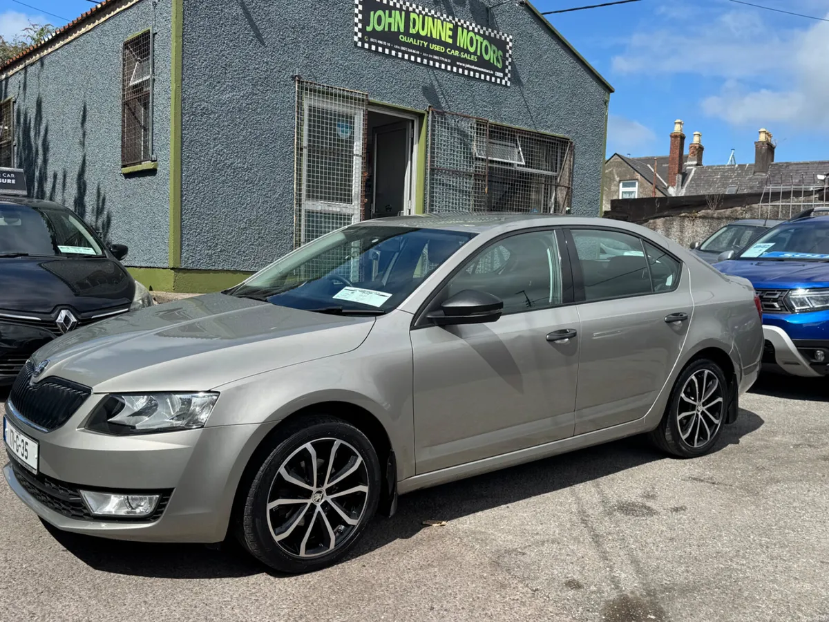 Skoda Octavia petrol car 1 owner - Image 5