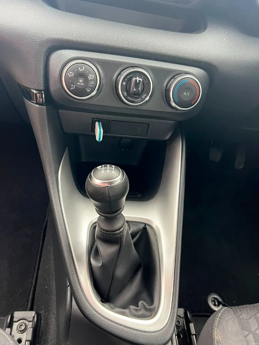 Toyota Yaris 2024 - Image 5