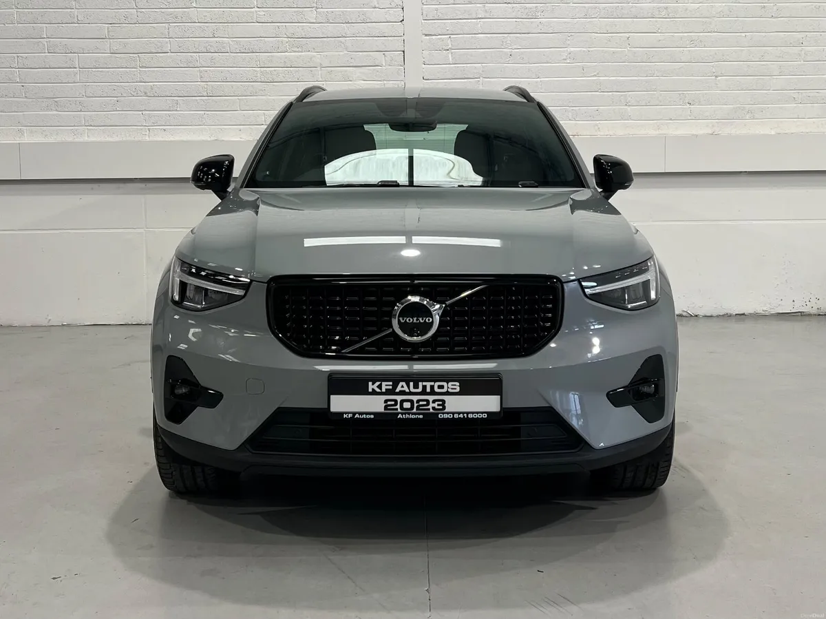 Volvo XC40 Plus Dark T4 Recharge Auto | 50km Range - Image 2