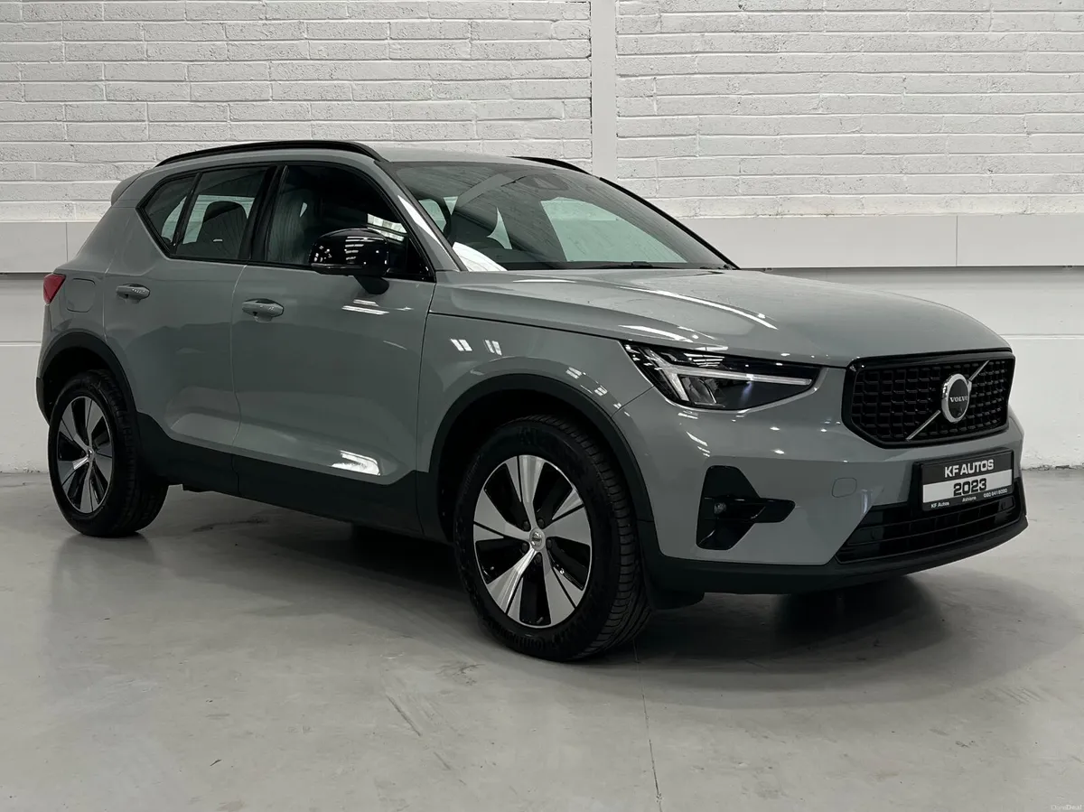 Volvo XC40 Plus Dark T4 Recharge Auto | 50km Range - Image 3