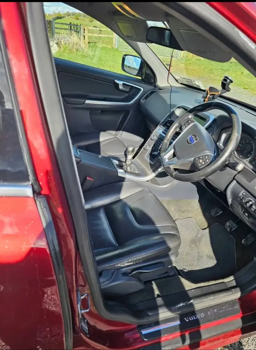 Volvo xc60 4×4 - Image 4