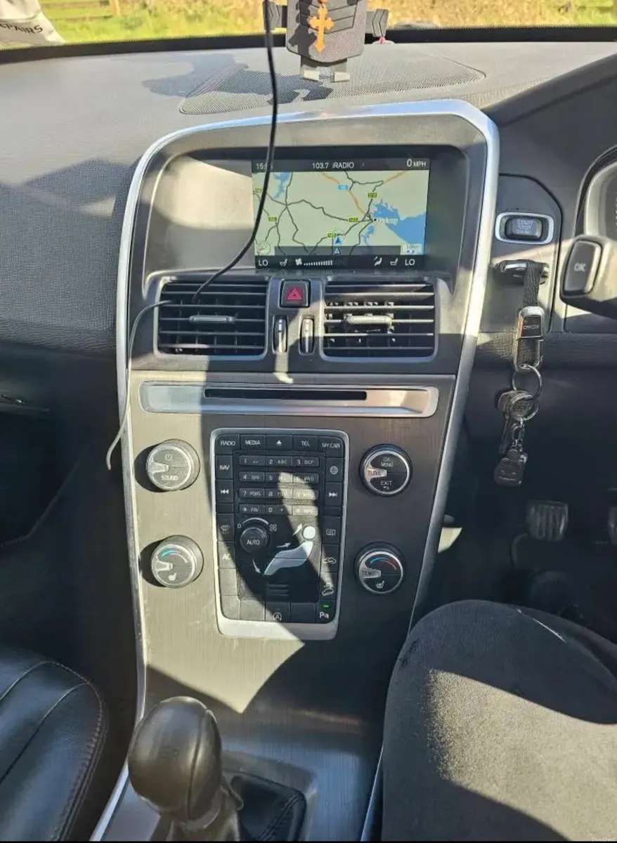 Volvo xc60 4×4 - Image 5
