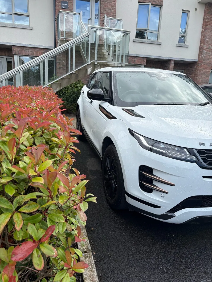 2022 Range Rover Evoque R-Dynamic SE - Image 3