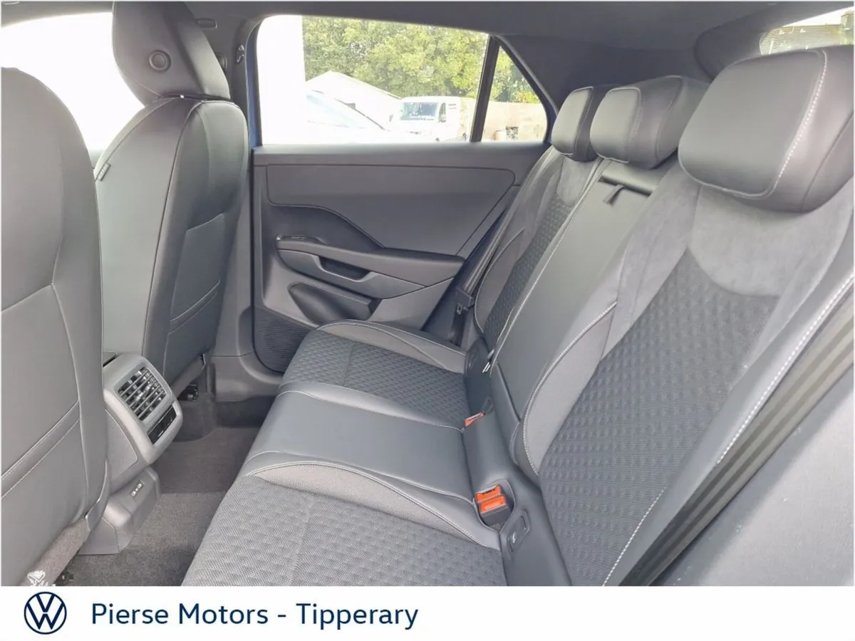 Volkswagen T-Roc R-LINE 1.5TSI 150HP MHEV - Image 6