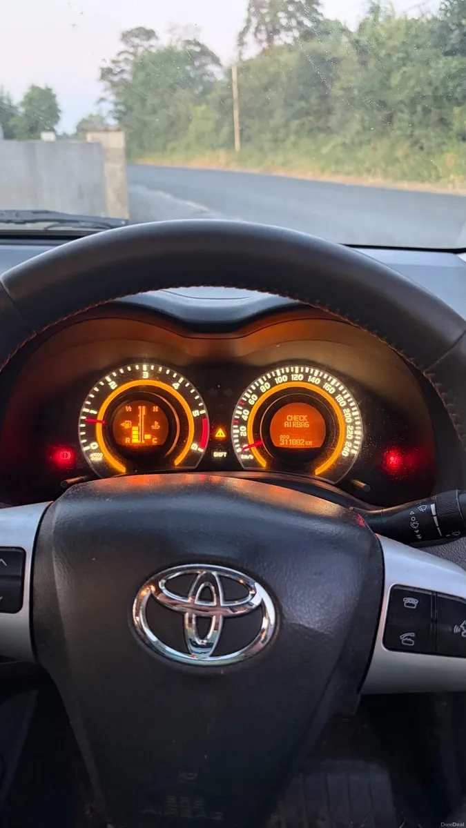 Toyota Corolla - Image 2