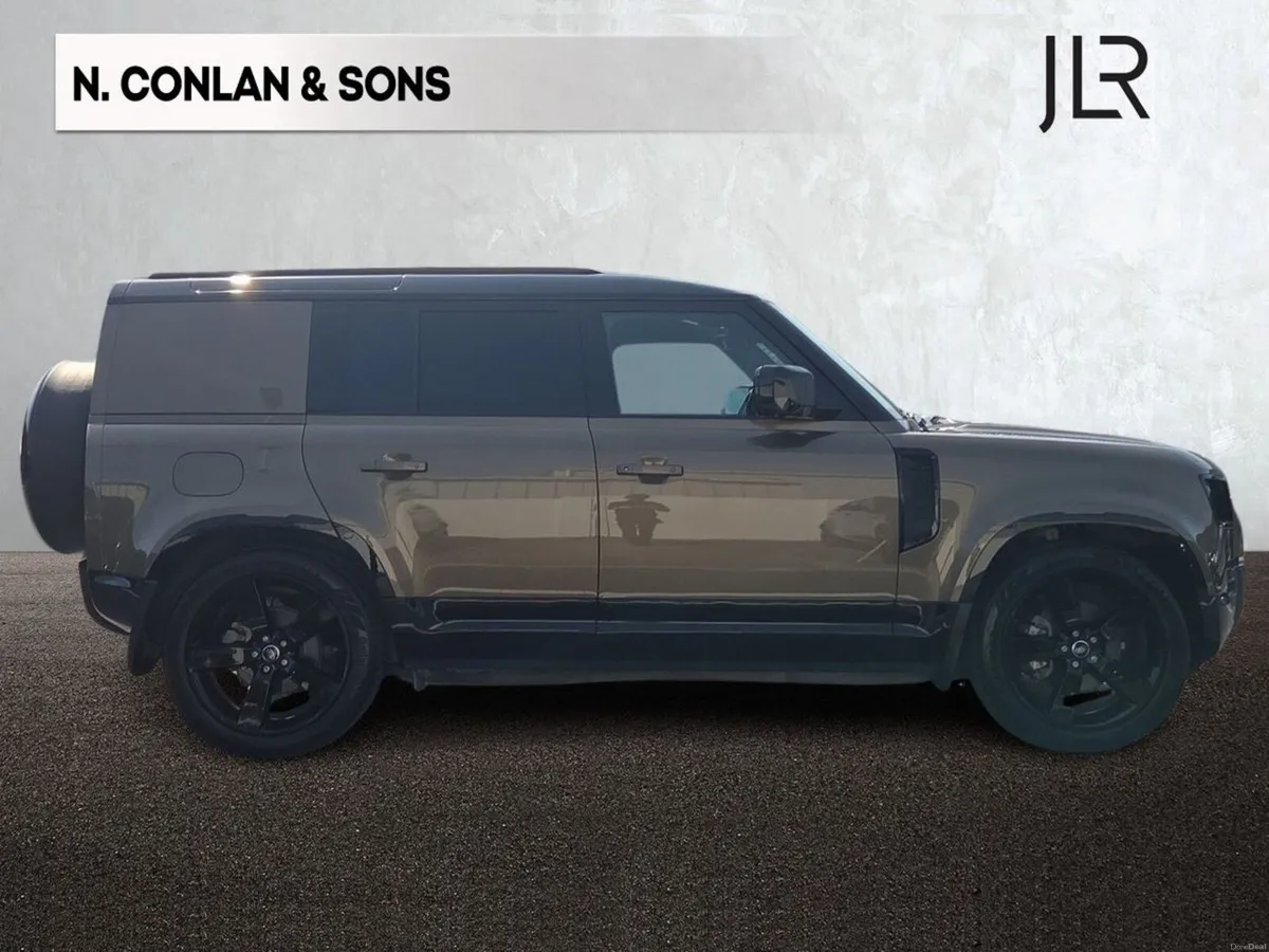Land Rover Defender 110 3.0D X-DYNAMIC SE HARD TOP - Image 6