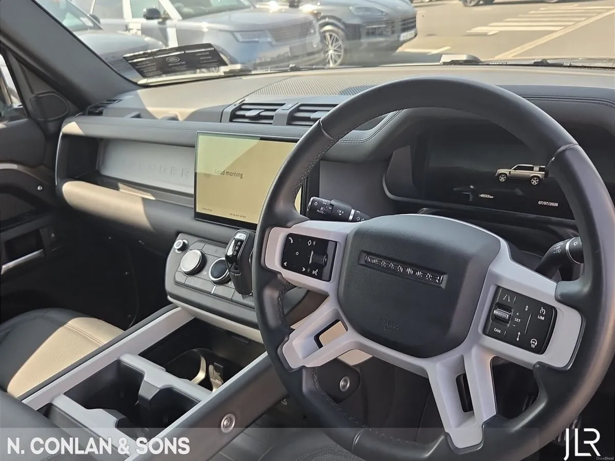 Land Rover Defender 110 3.0D X-DYNAMIC SE HARD TOP - Image 4