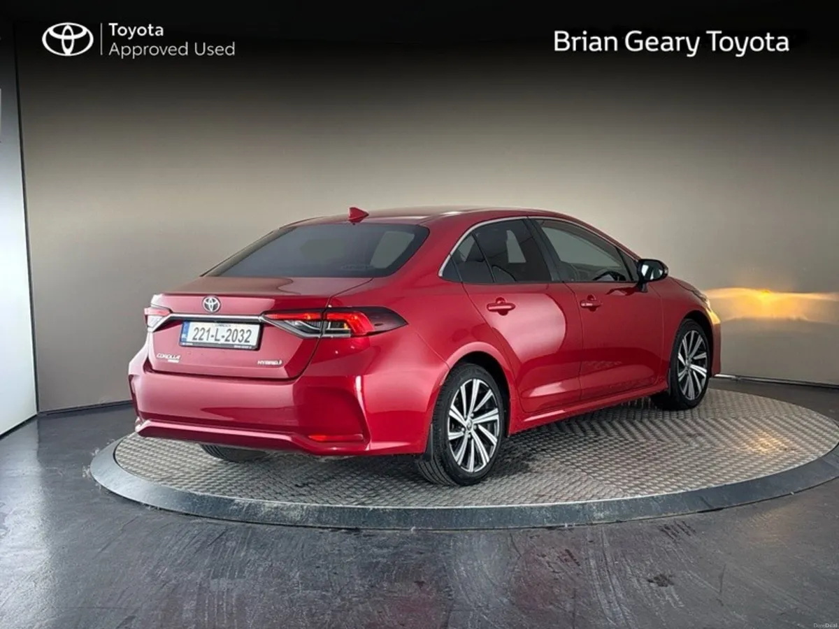 Toyota Corolla HYBRID LUNA SPORT - Image 2