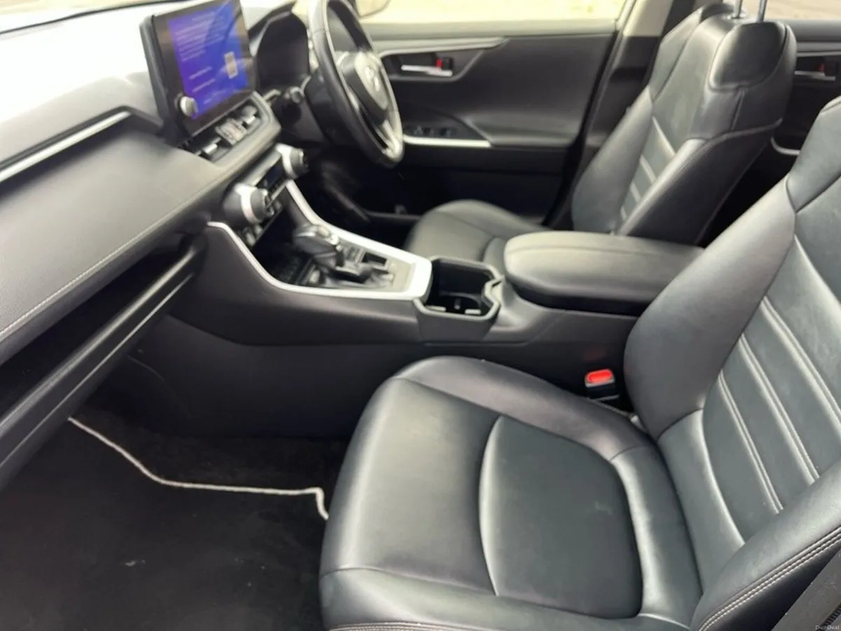 Toyota RAV4 RAV4 HYBRID SOL 4DR AUTO - Image 6