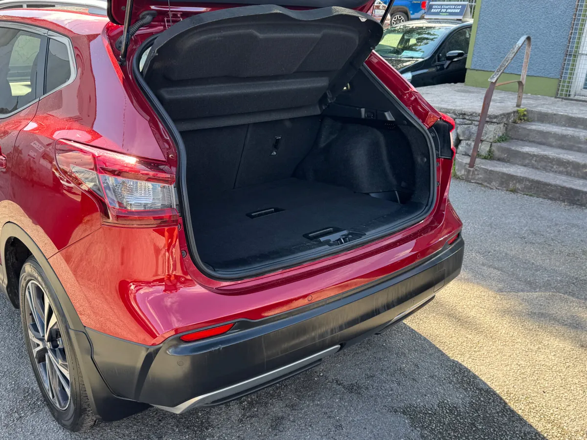 Nissan Qashqai High spec Petrol - Image 5