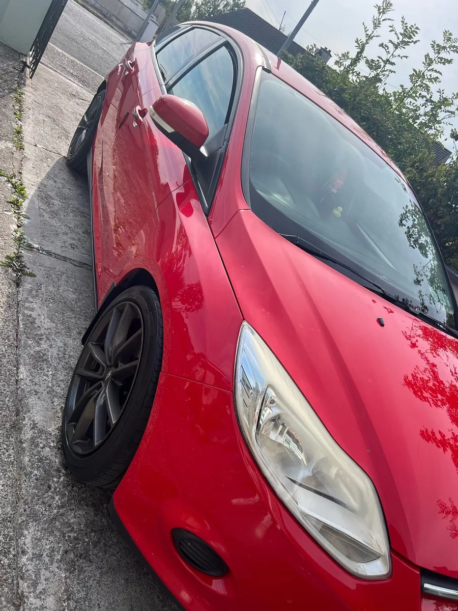 Ford Focus - Image 2